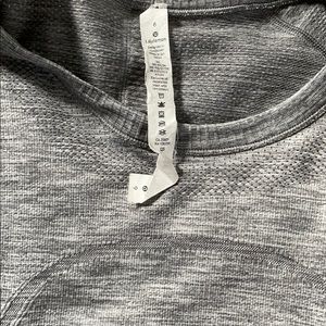 Grey 6 lulu long sleeve running top thumbholes